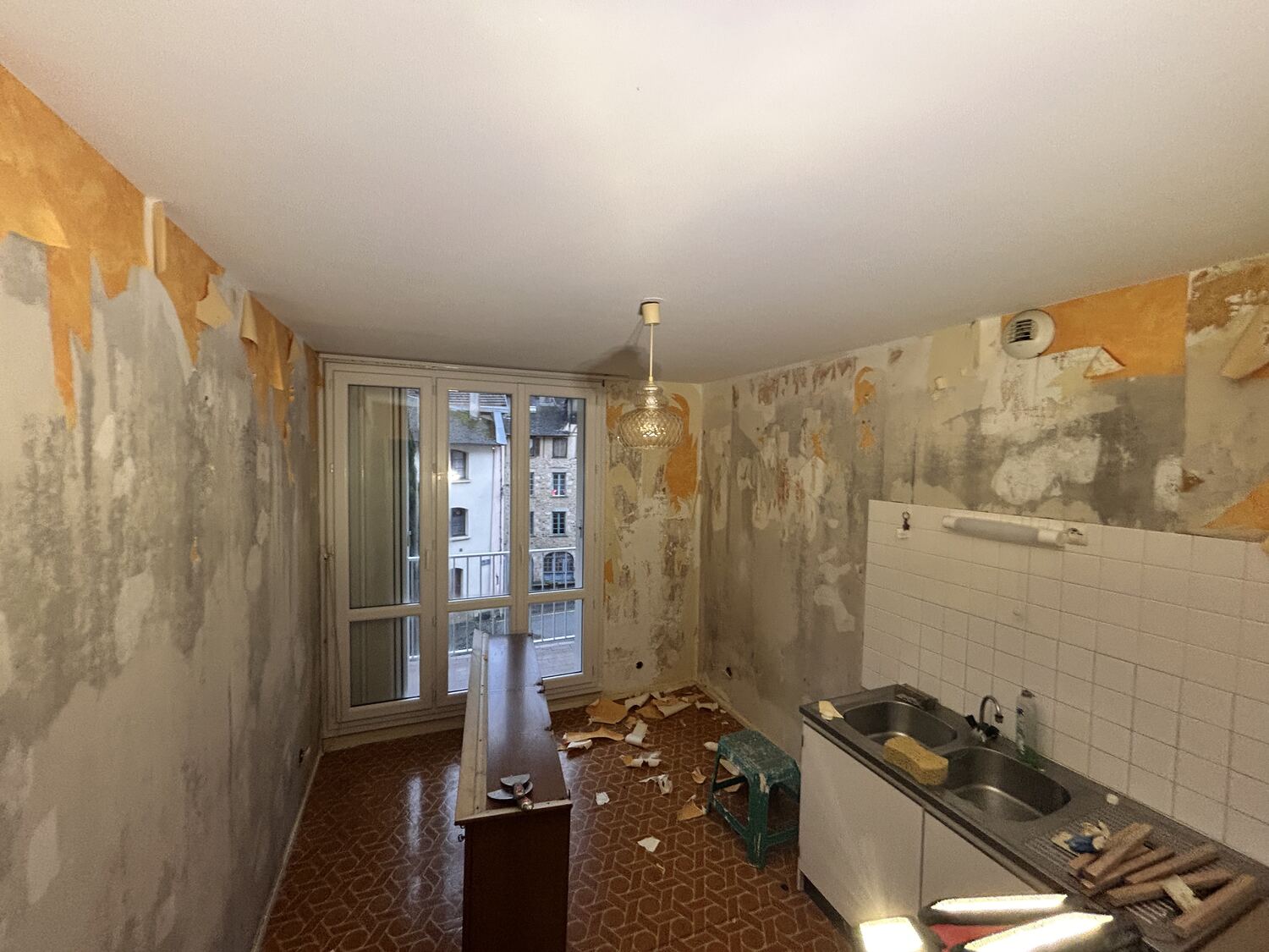 Cuisine avant travaux — chantier Corrèze