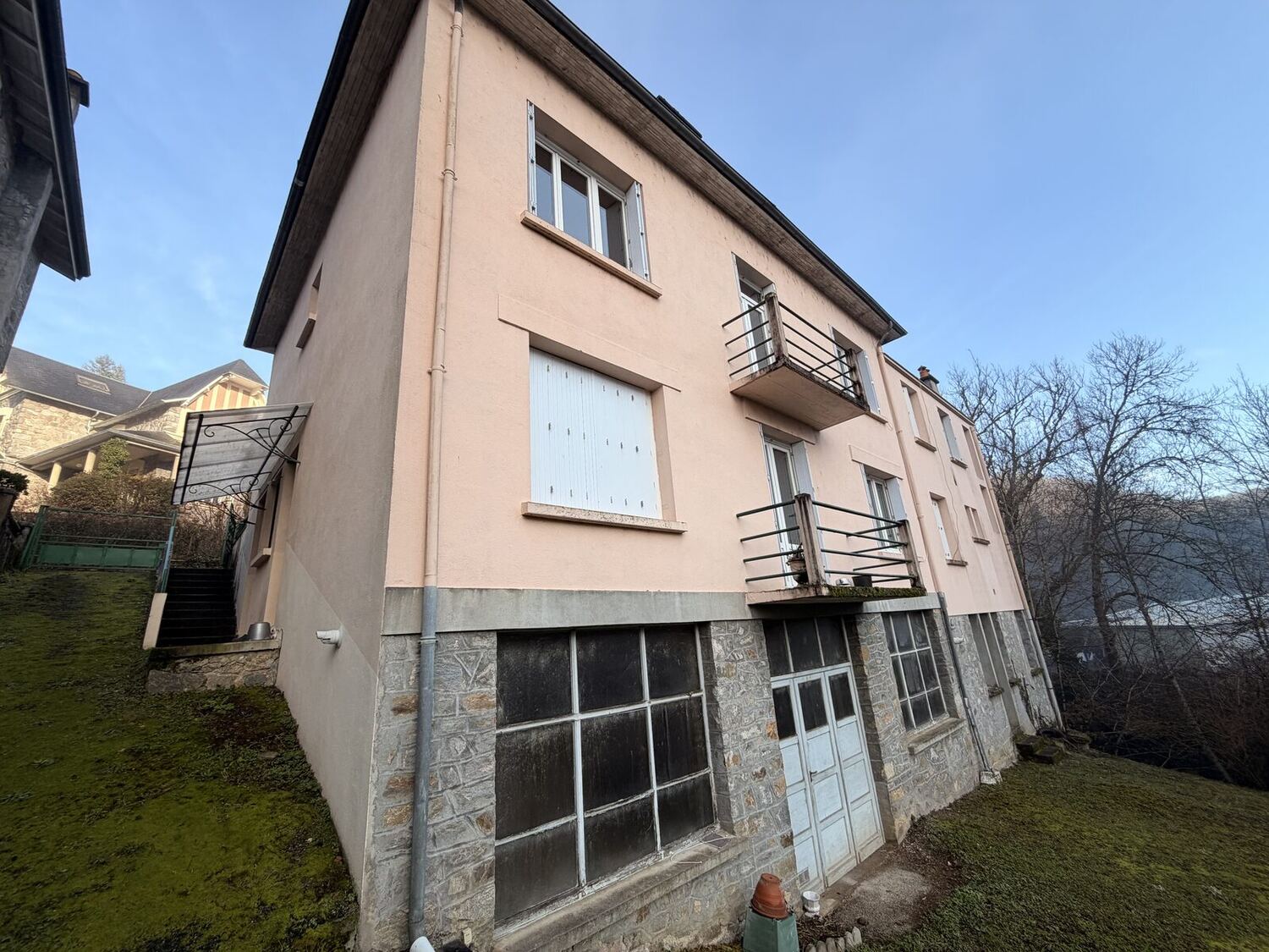 Immeuble en cours d'acquisition — Laguenne, Corrèze